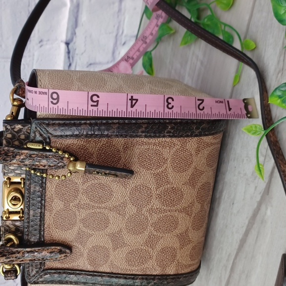 Coach Troupe Tote 16 In Signature Canvas With Snakeskin Detail - Picture 6 of 15